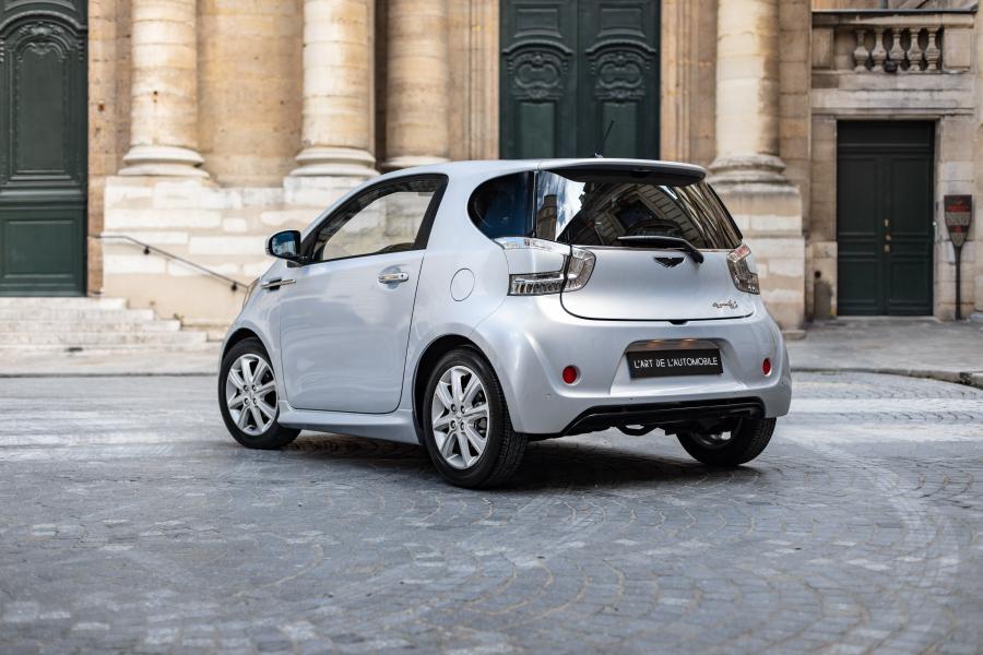  Aston Martin Cygnet Cygnet & Colette 2011 года  (фото 17 из 29)